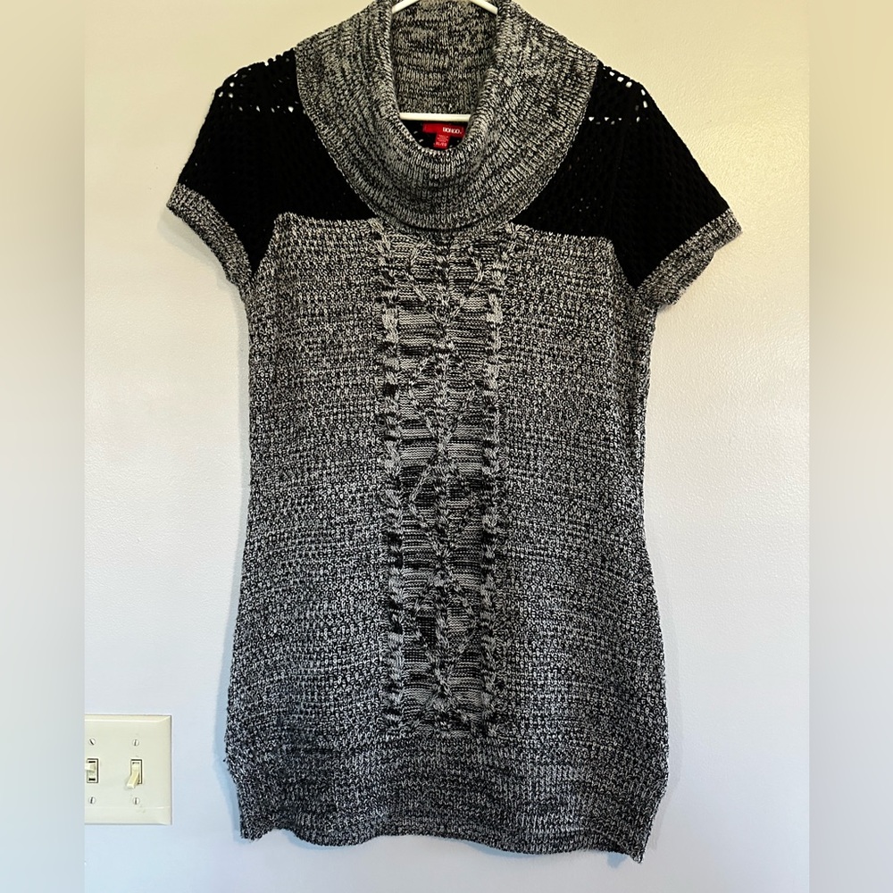 Perfect sweater for leggings and boots.